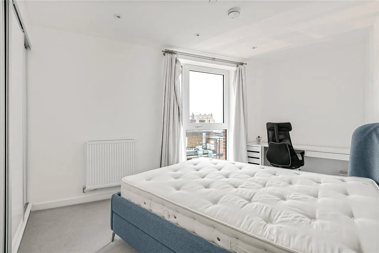 Station Road North, Egham, TW20, photo 4