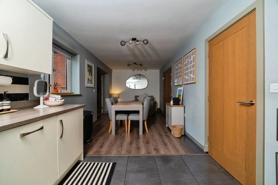 Bluebell Road, Grimsby, DN33, photo 7