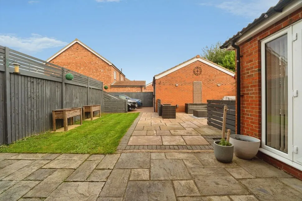 Bluebell Road, Grimsby, DN33, photo 29