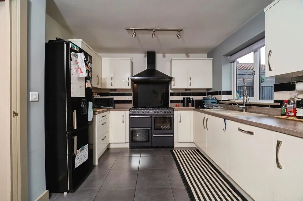 Bluebell Road, Grimsby, DN33, photo 9