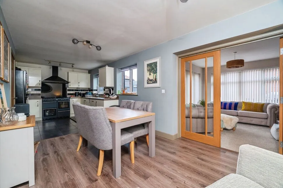 Bluebell Road, Grimsby, DN33, photo 6