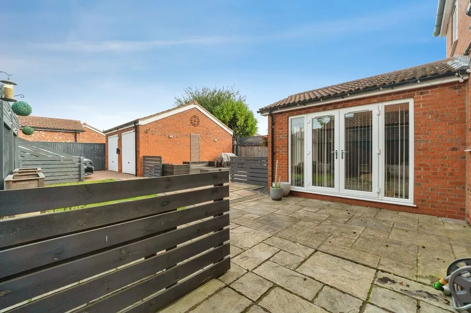 Bluebell Road, Grimsby, DN33, photo 23