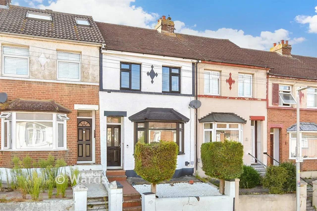2 bed house for sale, Pagitt Street, Chatham, ME4