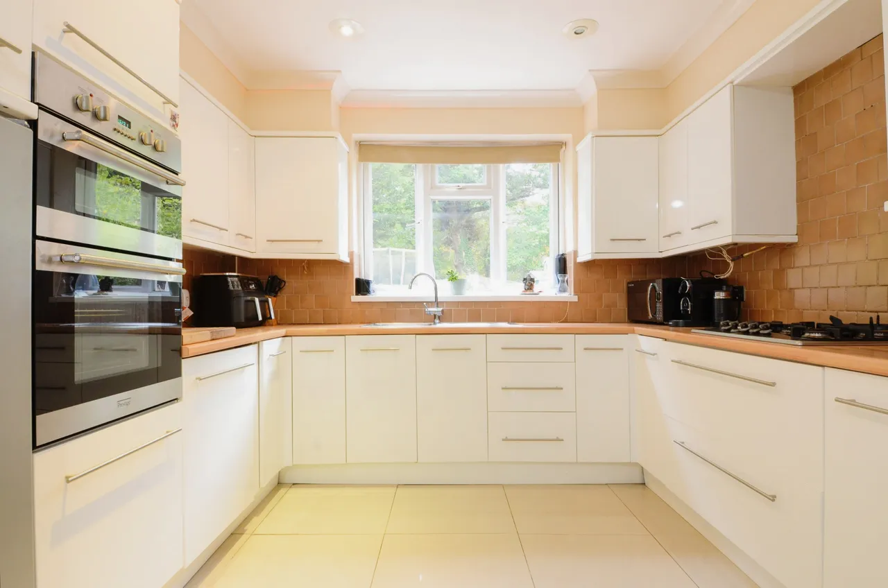 Meadfield, Edgware, photo 5