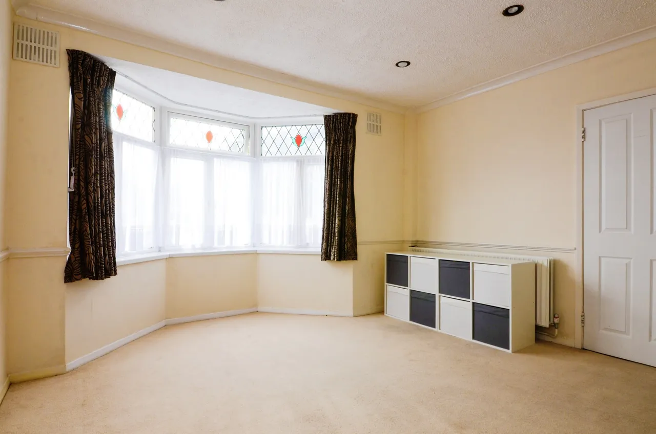 Meadfield, Edgware, photo 9