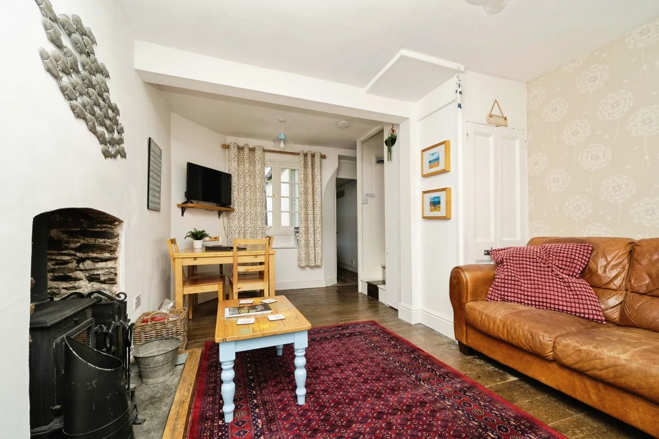 West Looe Square, Looe, PL13, photo 5