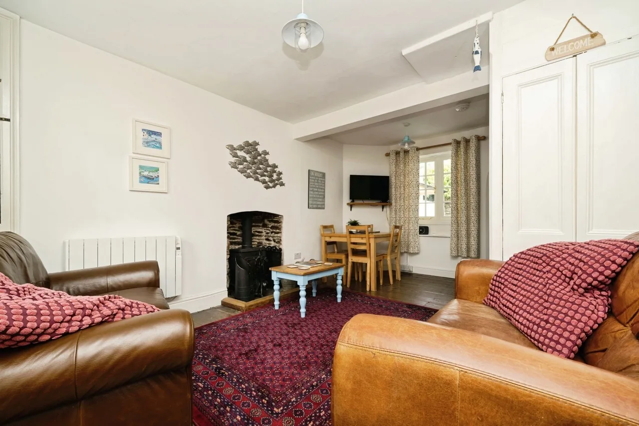 West Looe Square, Looe, PL13, photo 2