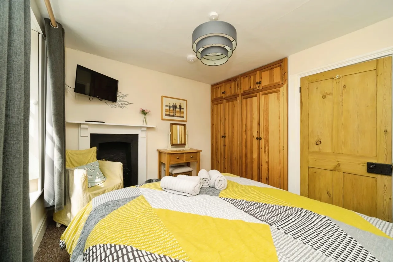 West Looe Square, Looe, PL13, photo 10