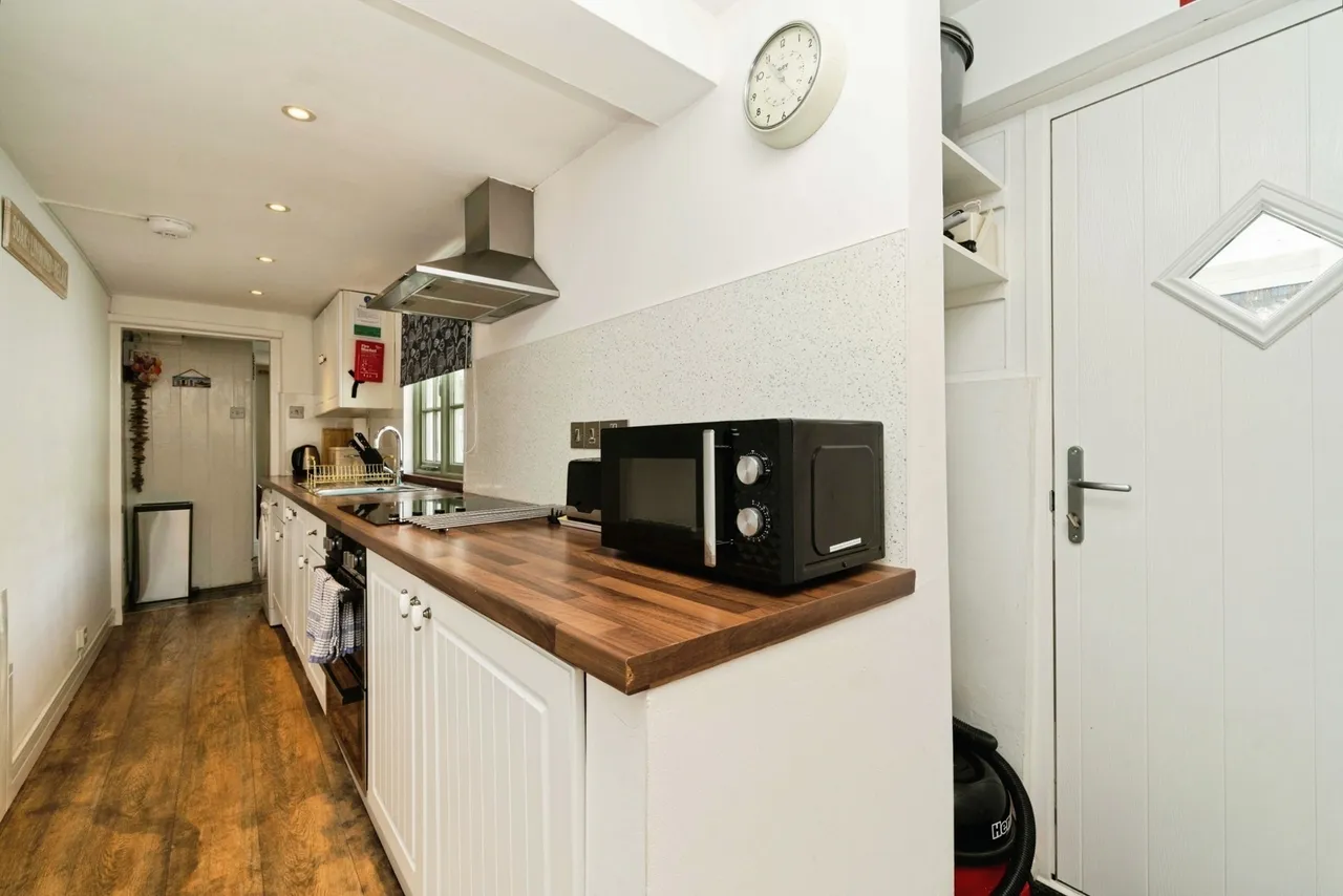 West Looe Square, Looe, PL13, photo 7