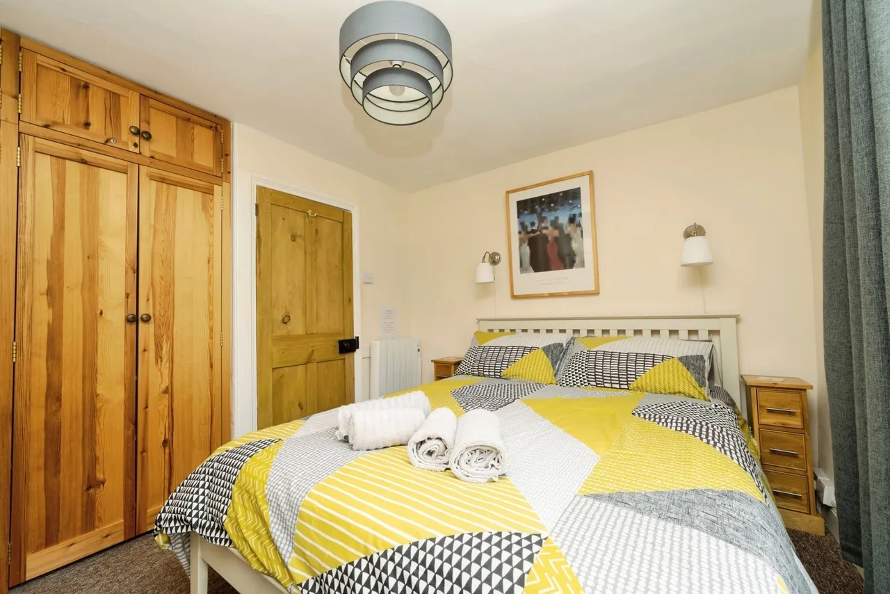West Looe Square, Looe, PL13, photo 9