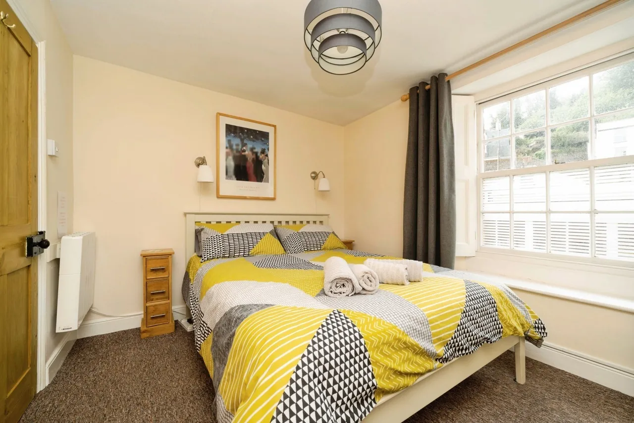 West Looe Square, Looe, PL13, photo 8