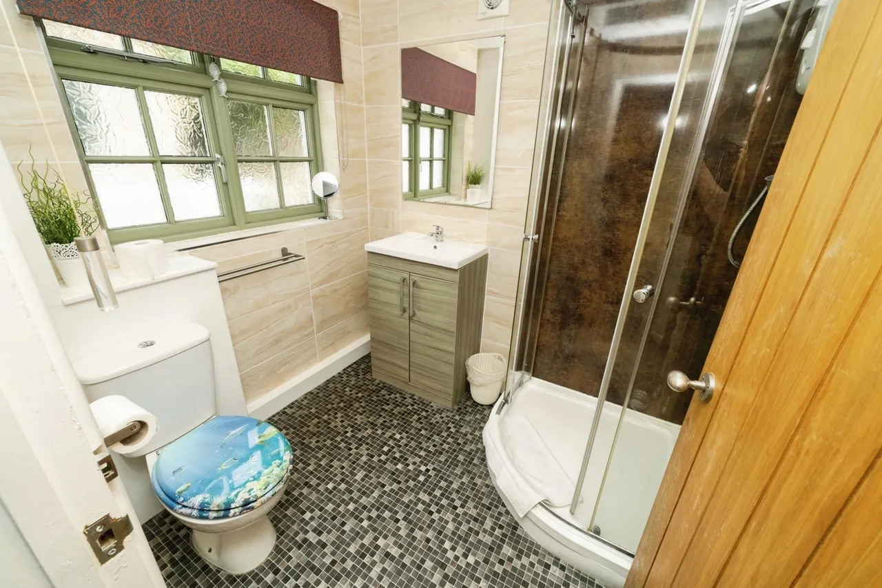 West Looe Square, Looe, PL13, photo 13