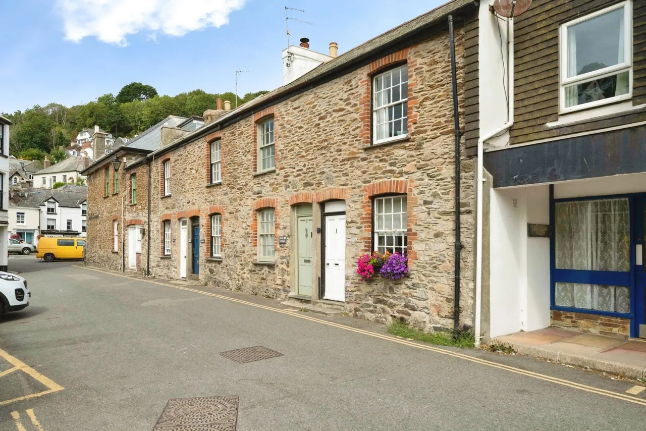 West Looe Square, Looe, PL13, photo 15
