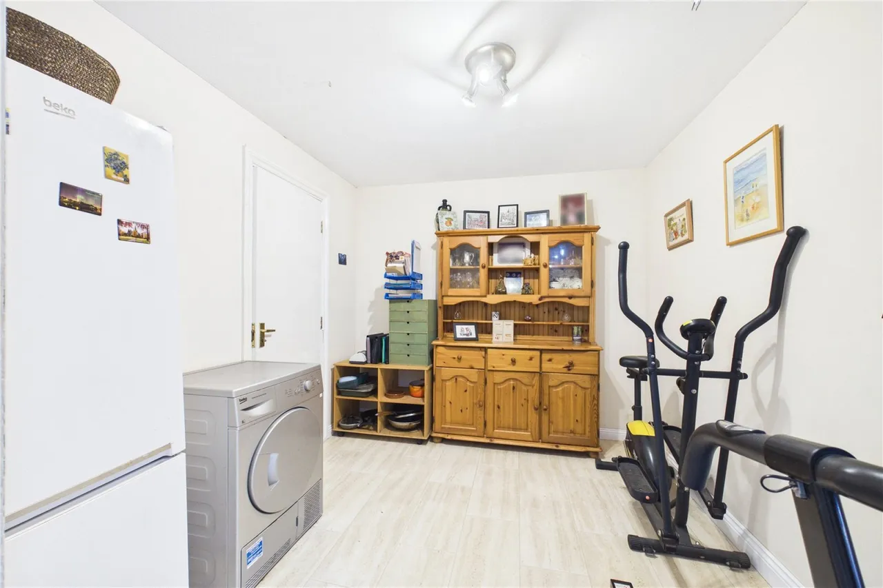 Campbell Road, Bramley, RG26, photo 5