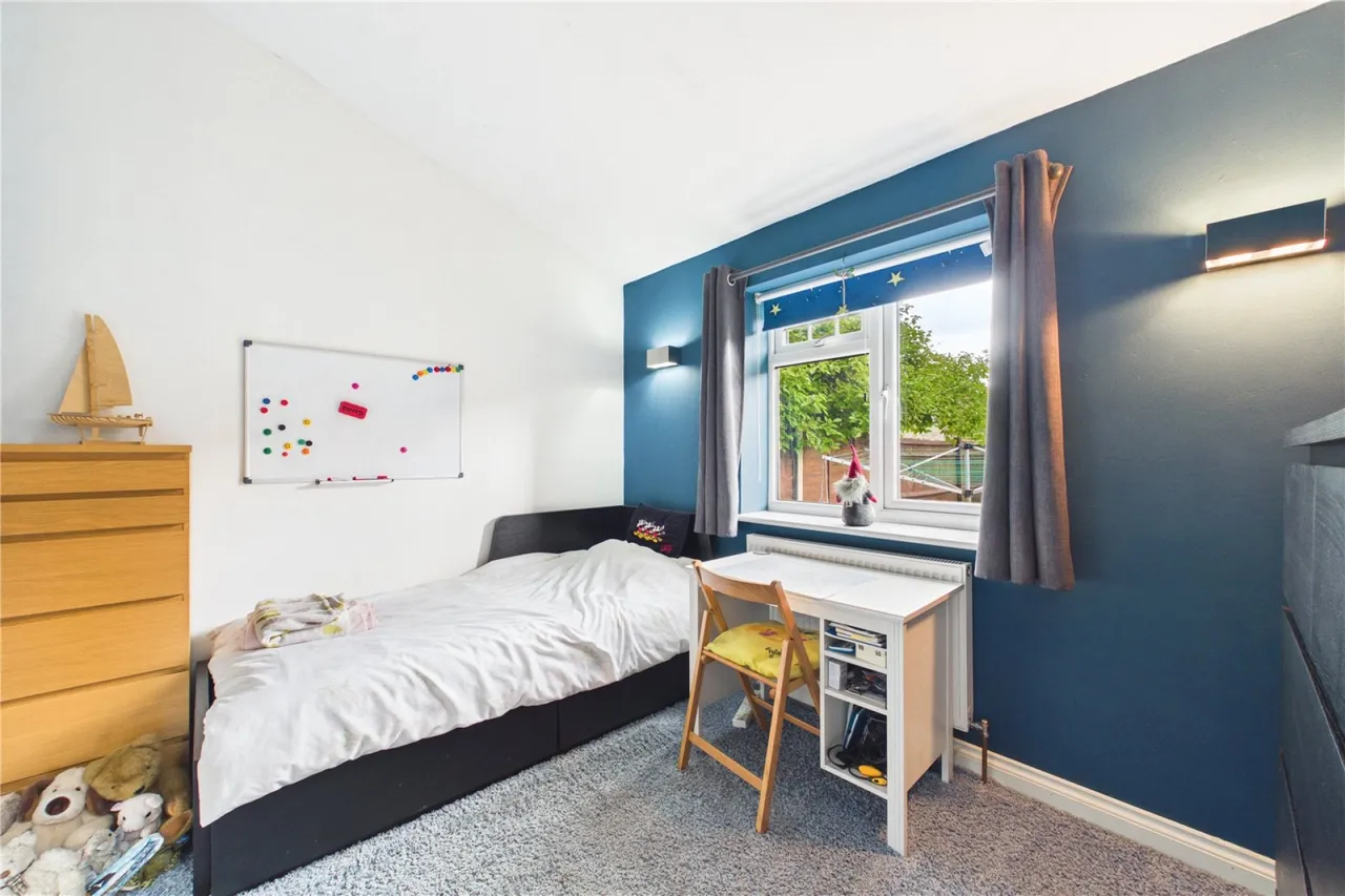 Campbell Road, Bramley, RG26, photo 6