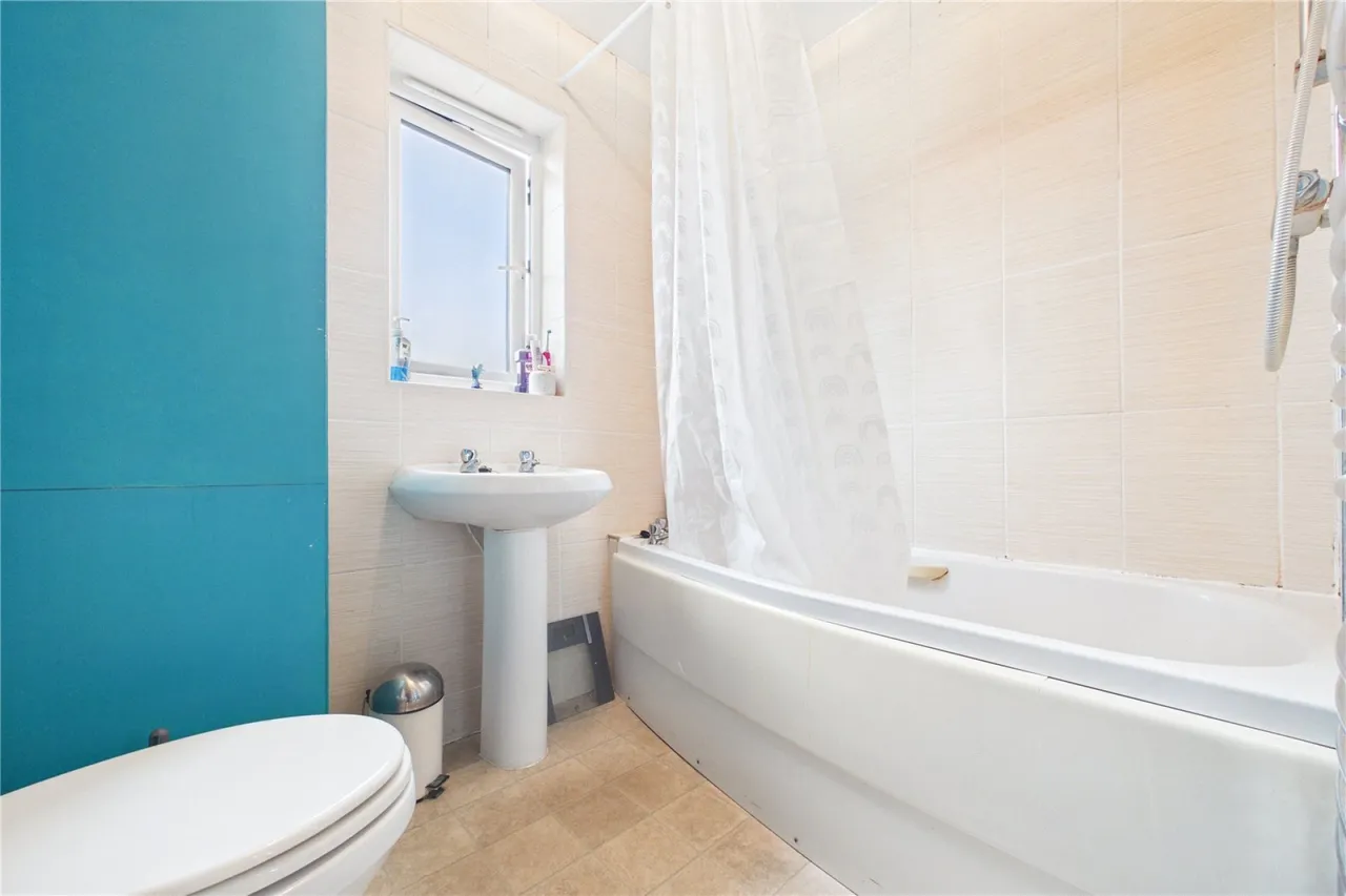 Campbell Road, Bramley, RG26, photo 11