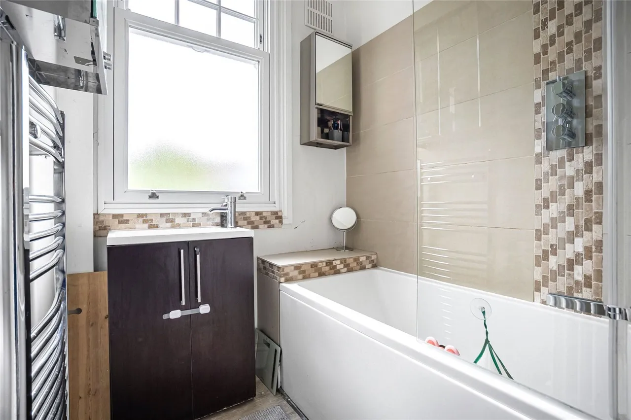 Pendle Road, Furzedown, photo 9