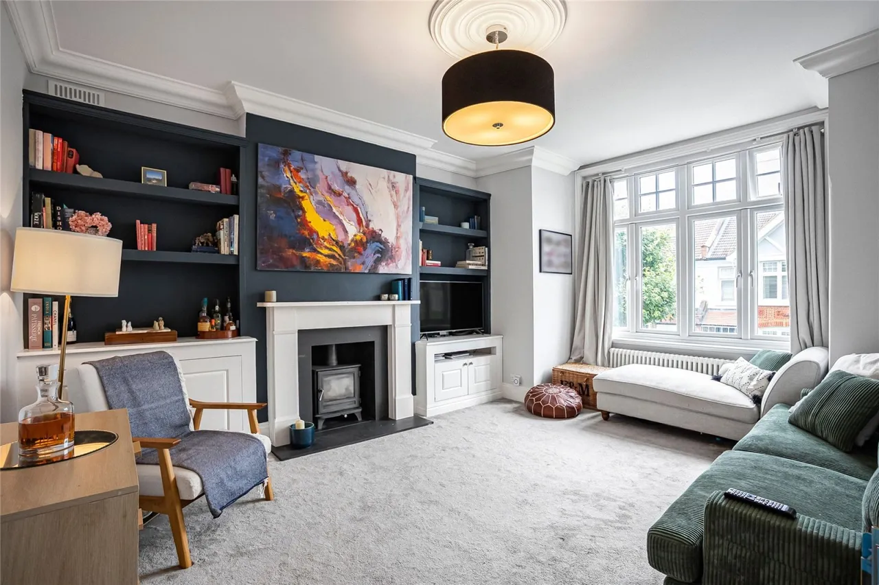 3 bed flat for sale — Pendle Road, Furzedown