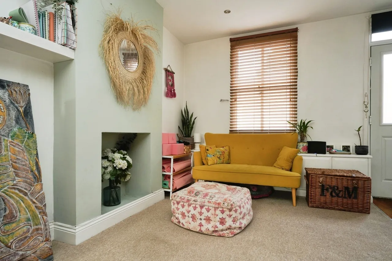Kew Place, Cheltenham, GL53, photo 5