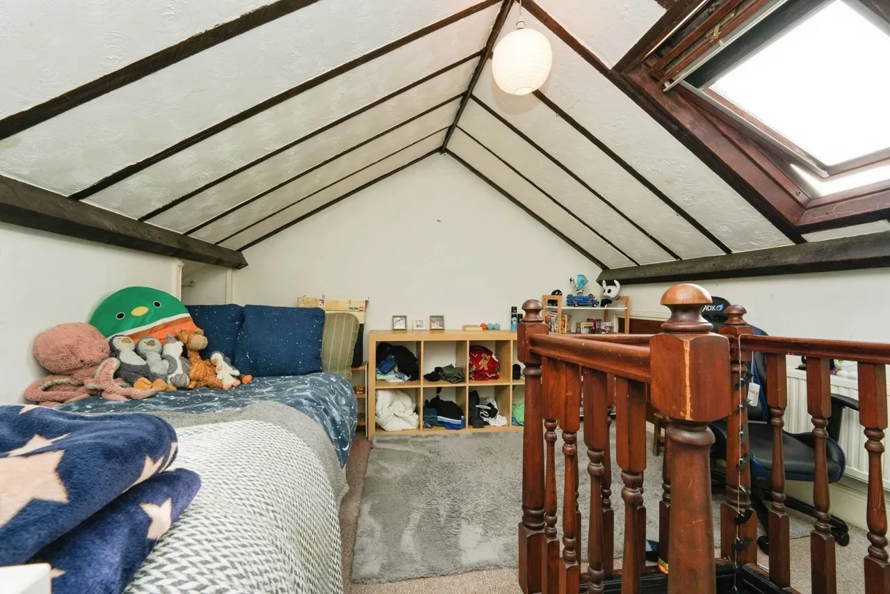 Kew Place, Cheltenham, GL53, photo 13