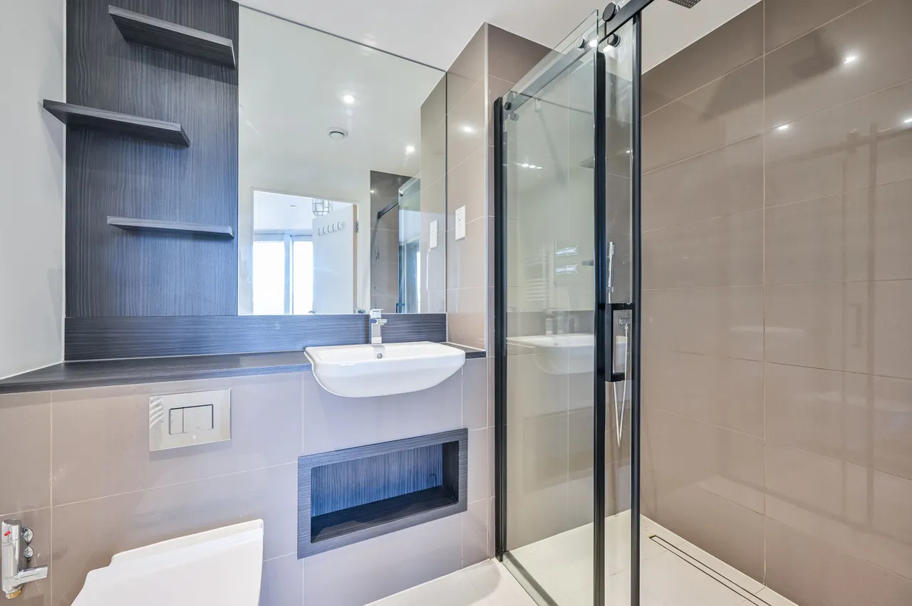 Apartment 12, Distel Apartments, 19 Telegraph Avenue, London, photo 8