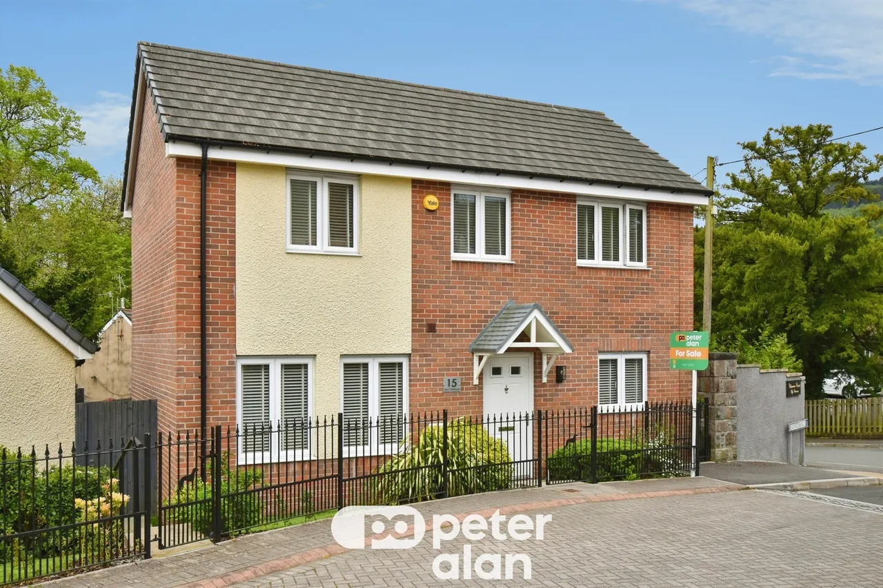 3 bed house for sale, Llys Clarence Aberdare, CF44