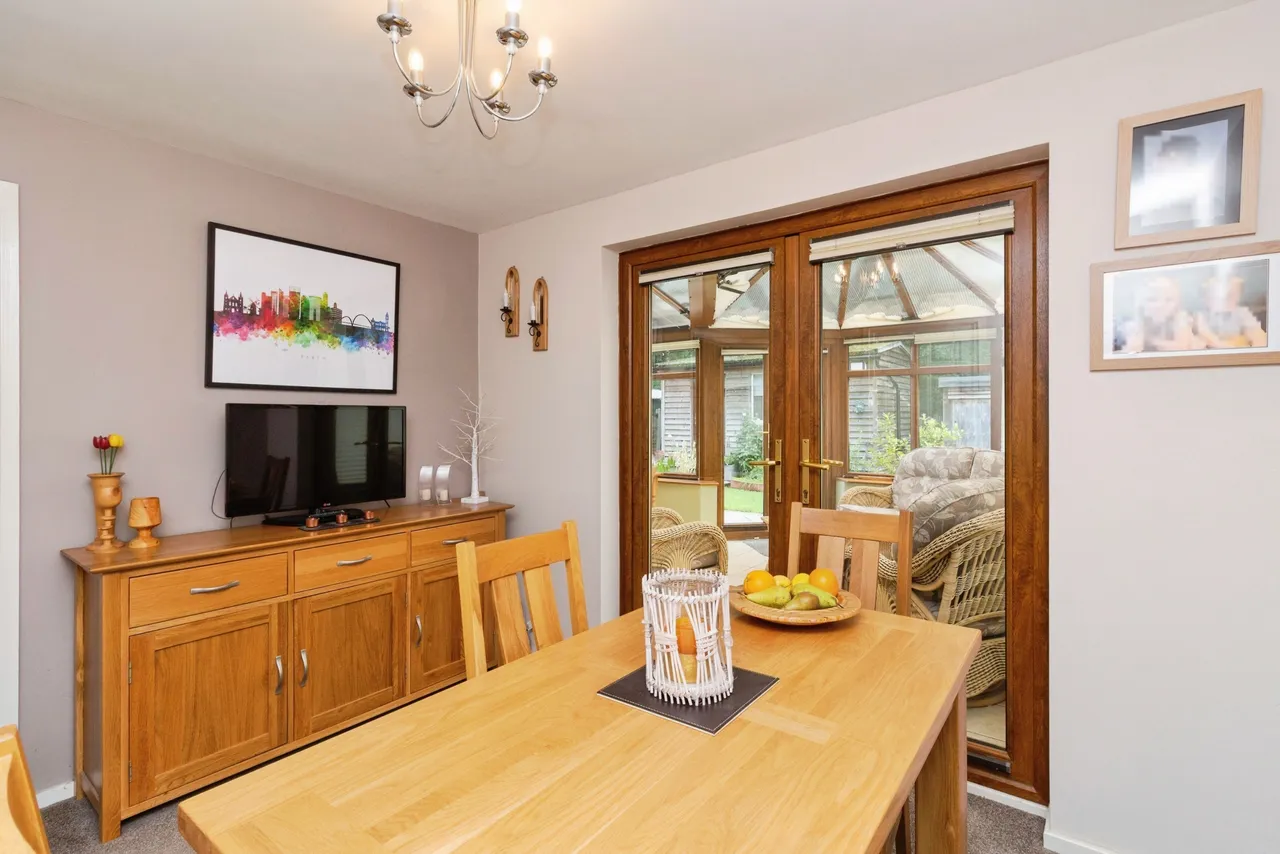 Cooke Drive, Telford, photo 4