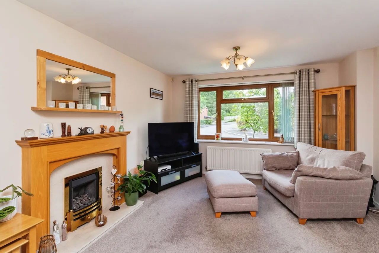 Cooke Drive, Telford, photo 3