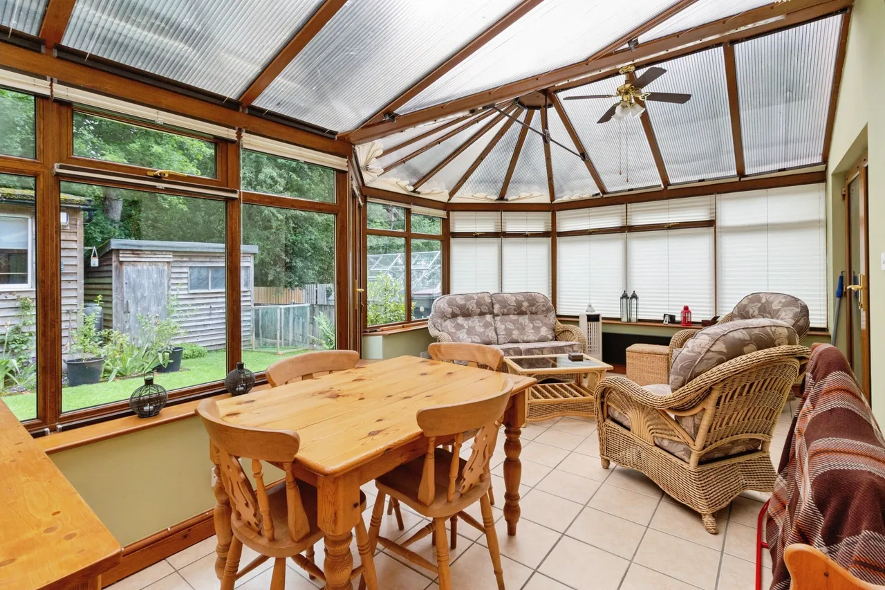 Cooke Drive, Telford, photo 5