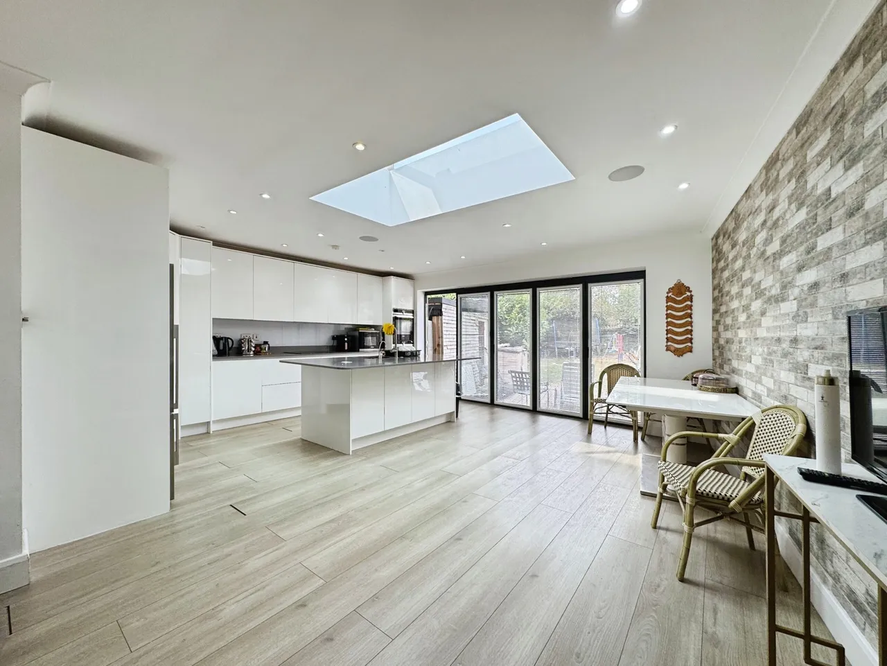 Sefton Avenue, London, NW7, photo 2