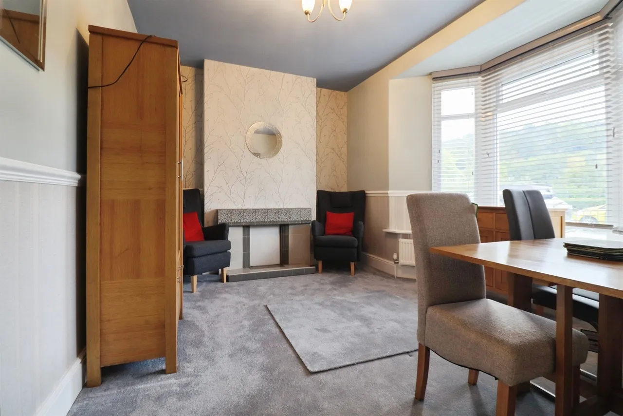Oxford Street, Nantgarw, CF15, photo 5