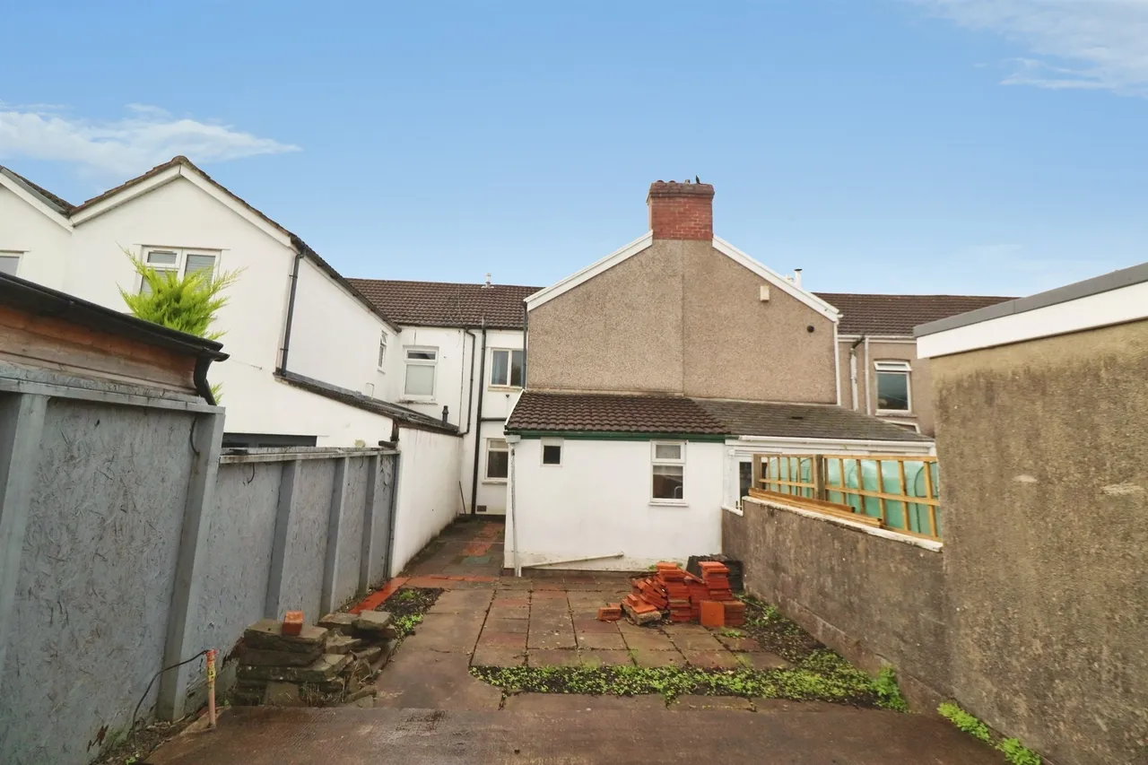 Oxford Street, Nantgarw, CF15, photo 26