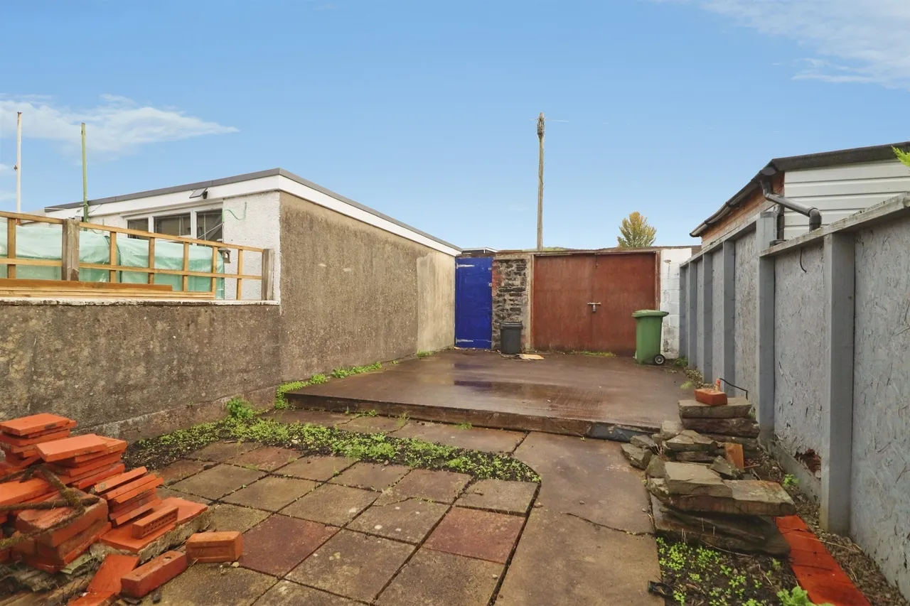 Oxford Street, Nantgarw, CF15, photo 25