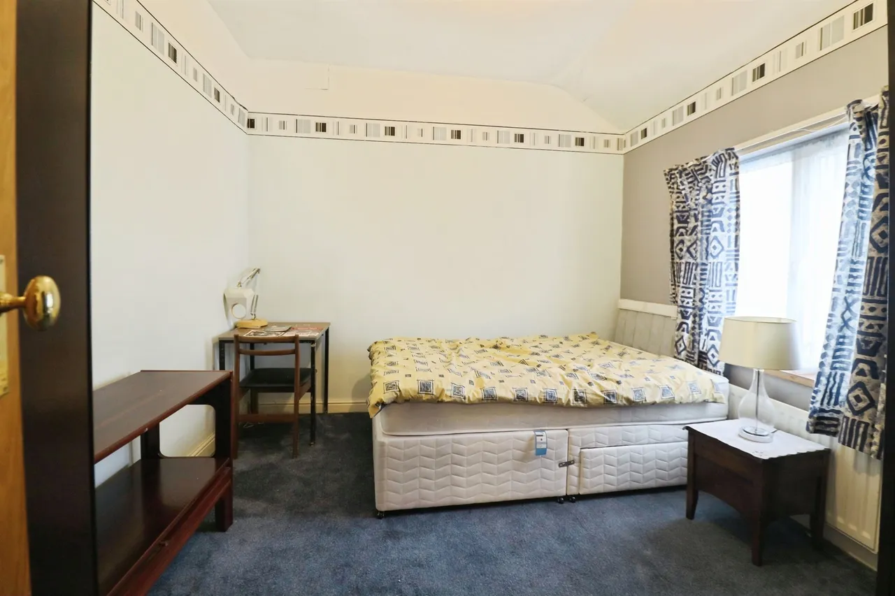 Oxford Street, Nantgarw, CF15, photo 19