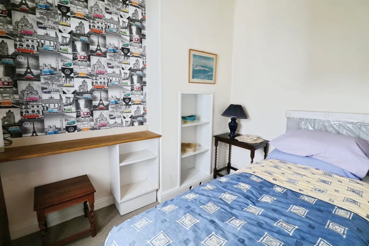 Oxford Street, Nantgarw, CF15, photo 22