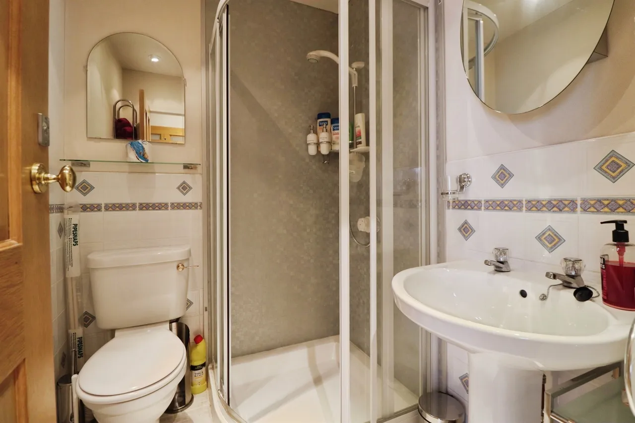 Oxford Street, Nantgarw, CF15, photo 23