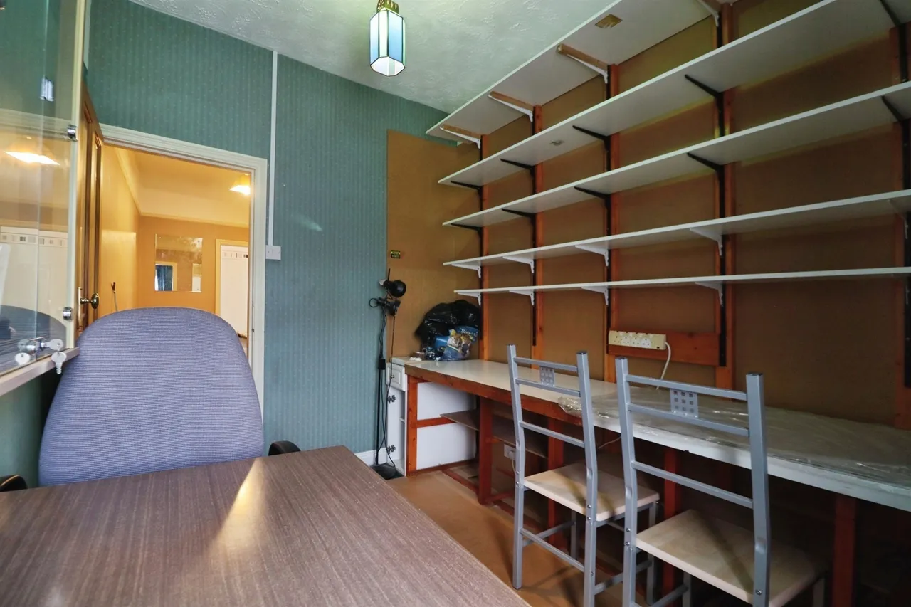 Oxford Street, Nantgarw, CF15, photo 18