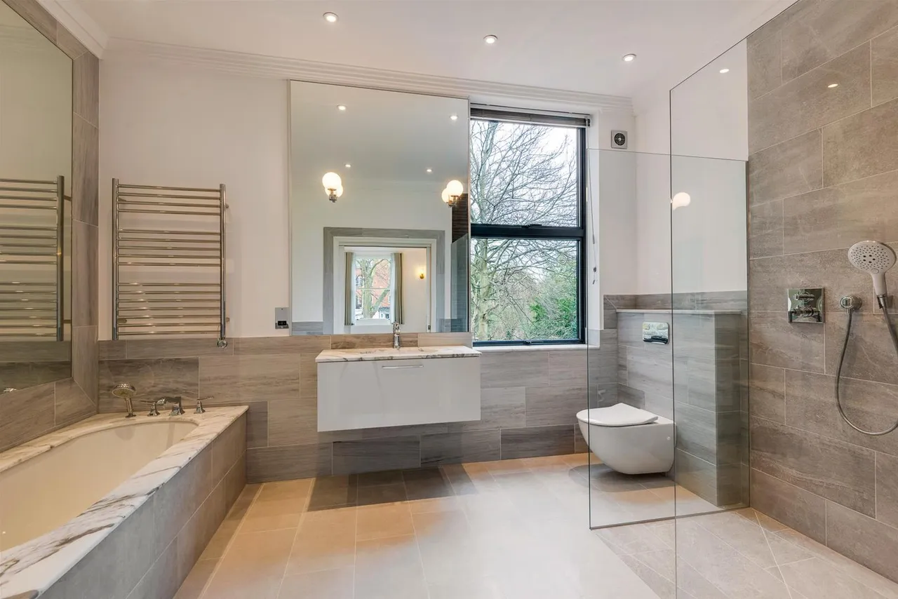 Willesden Lane, London NW2 5RE, photo 16