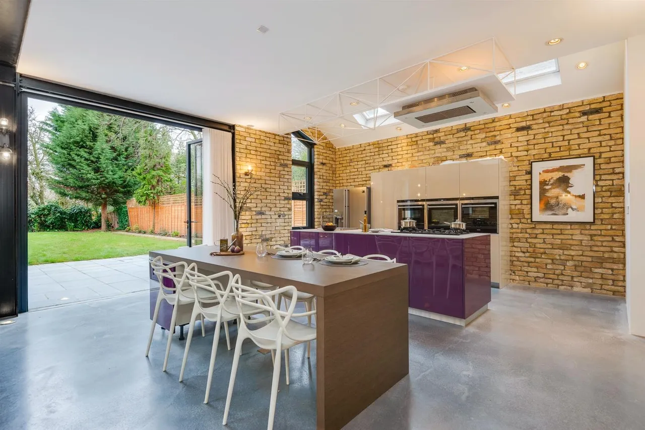 Willesden Lane, London NW2 5RE, photo 9