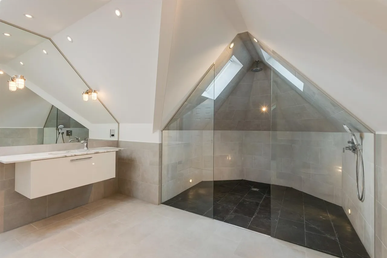 Willesden Lane, London NW2 5RE, photo 12