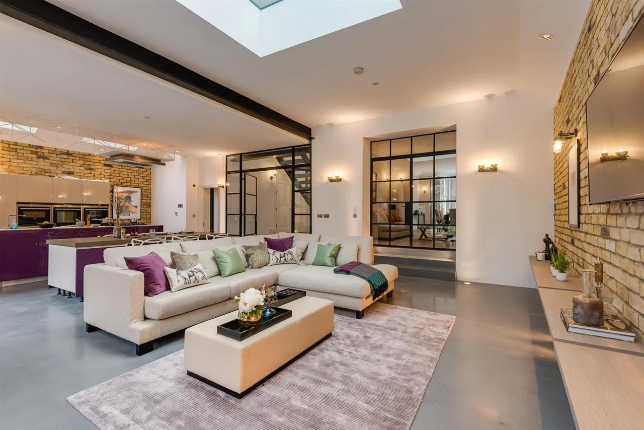 Willesden Lane, London NW2 5RE, photo 7