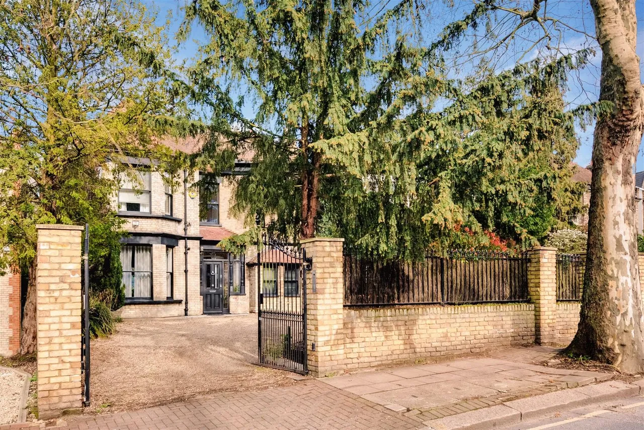 Willesden Lane, London NW2 5RE, photo 24