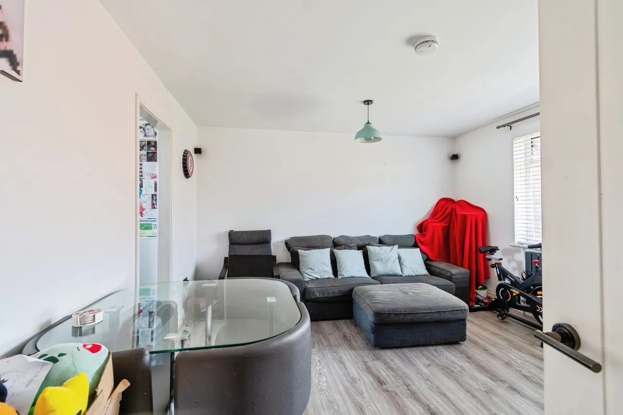 Gatcombe Drive, Stoke Gifford, Bristol, Gloucestershire, BS34, photo 10