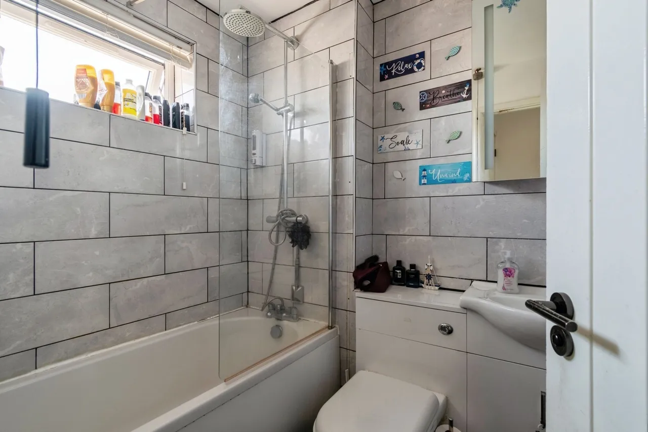 Gatcombe Drive, Stoke Gifford, Bristol, Gloucestershire, BS34, photo 11