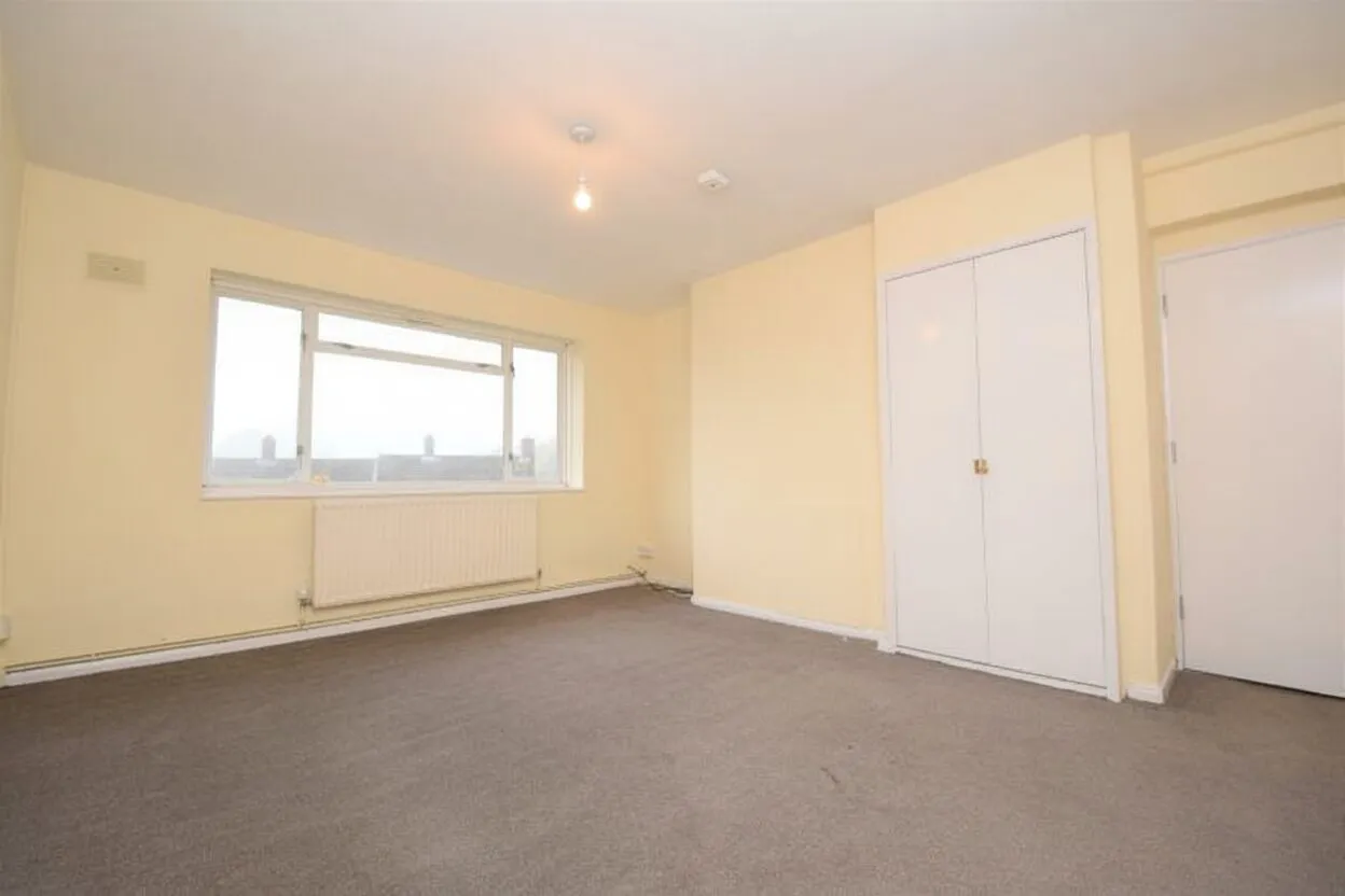 Compton Crescent, Northolt, UB5, photo 6