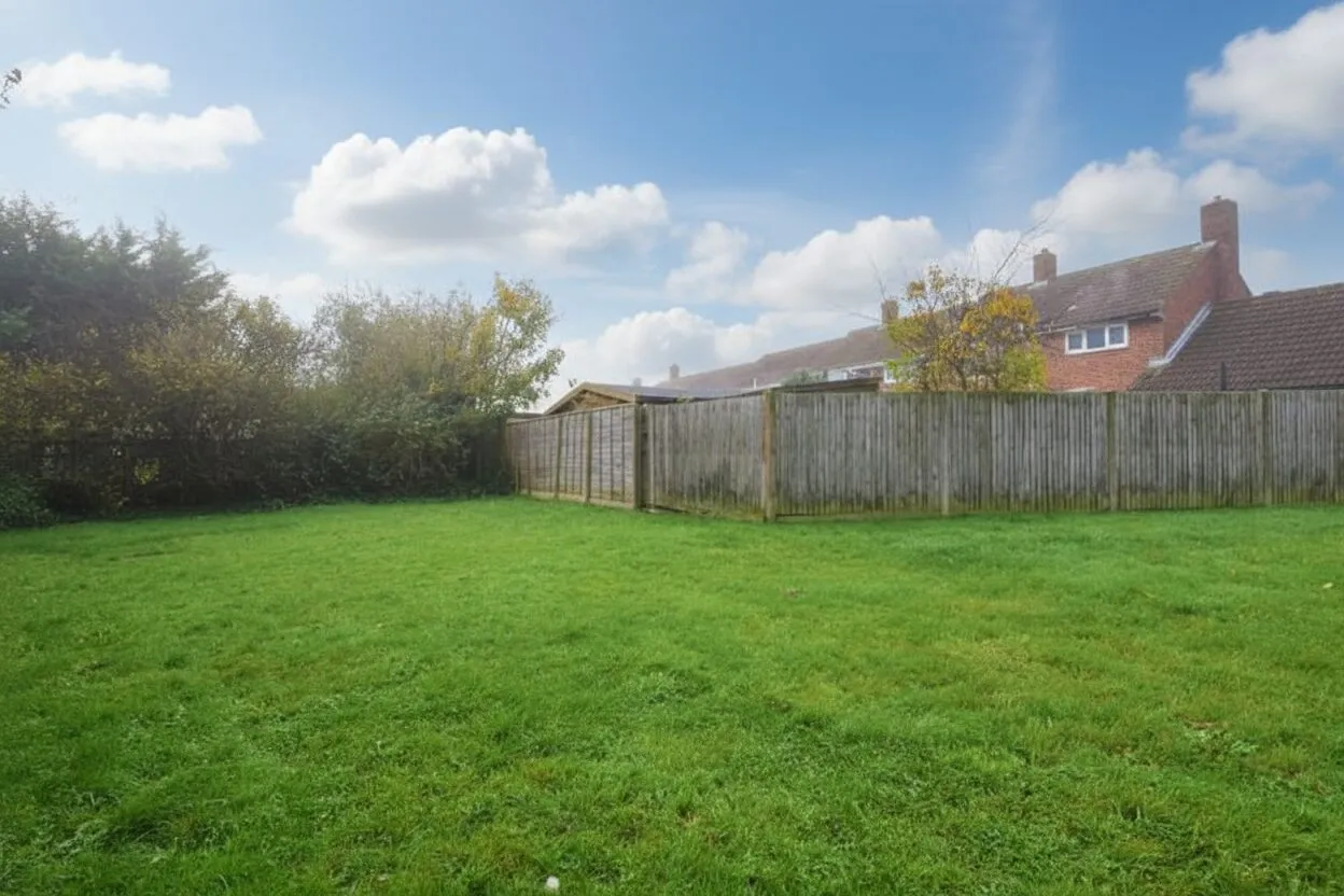Compton Crescent, Northolt, UB5, photo 8