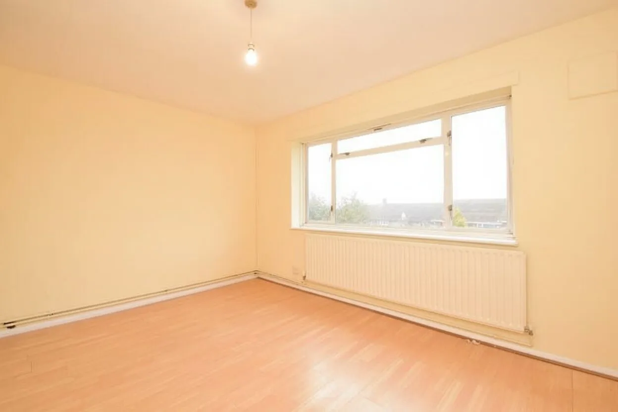 Compton Crescent, Northolt, UB5, photo 4