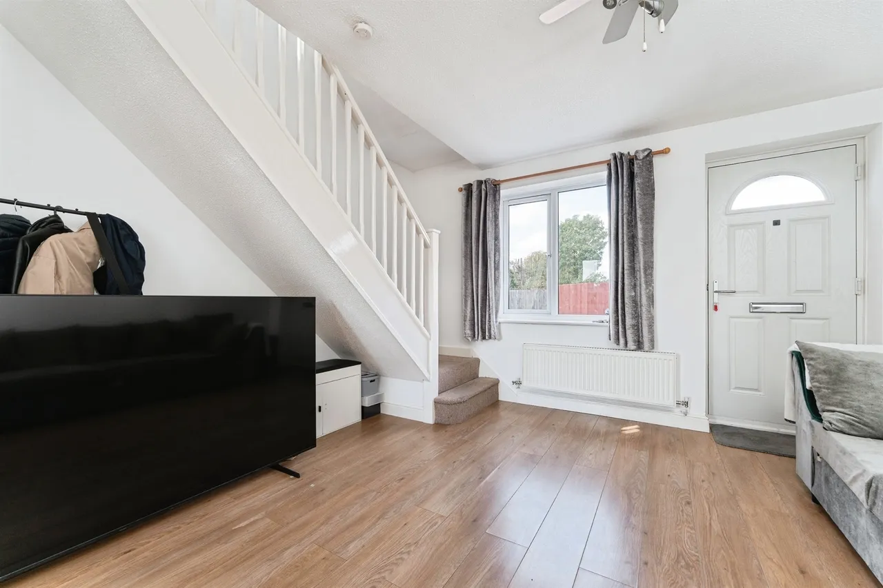 Peterhouse Crescent, March, photo 4