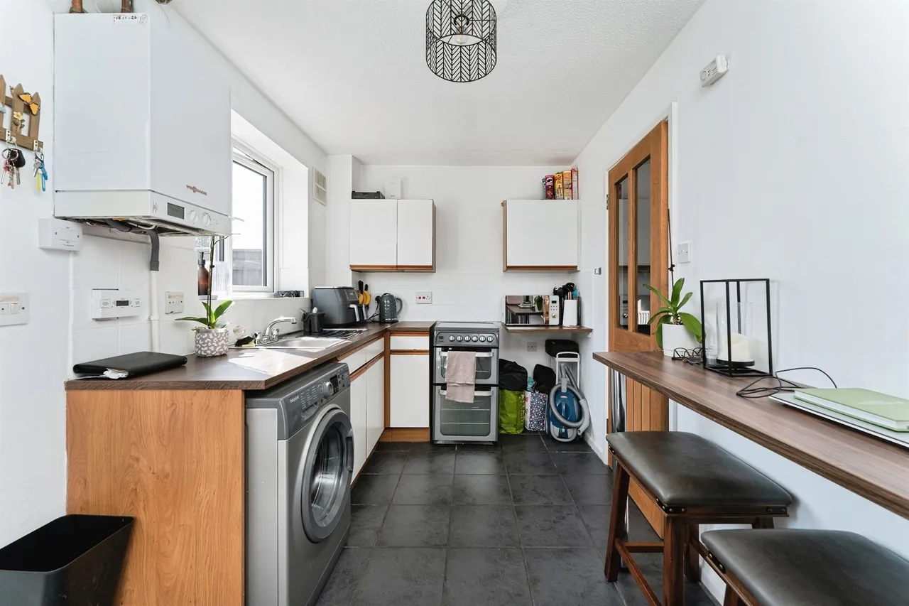 Peterhouse Crescent, March, photo 7