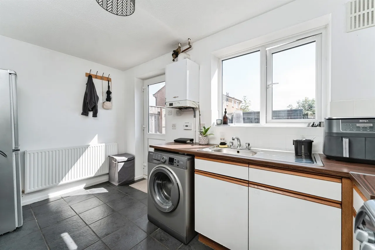 Peterhouse Crescent, March, photo 6
